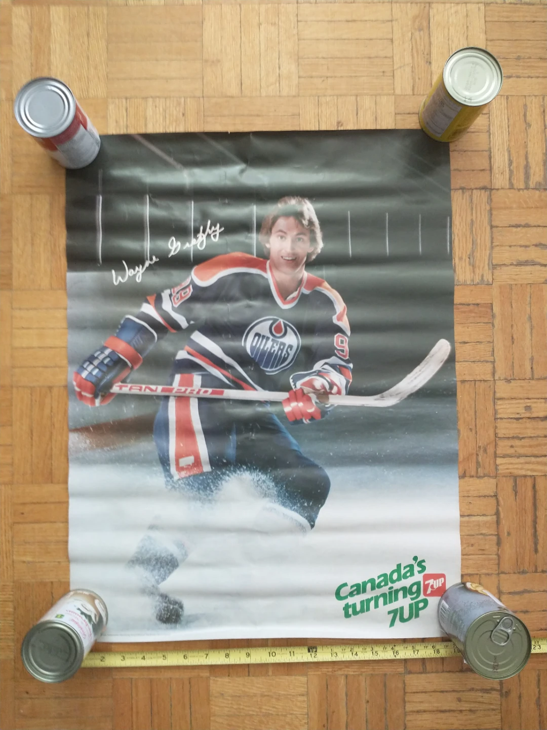 1980s Wayne Gretzky 19 x 25" 7UP Poster (needs flattening) - photo 2
