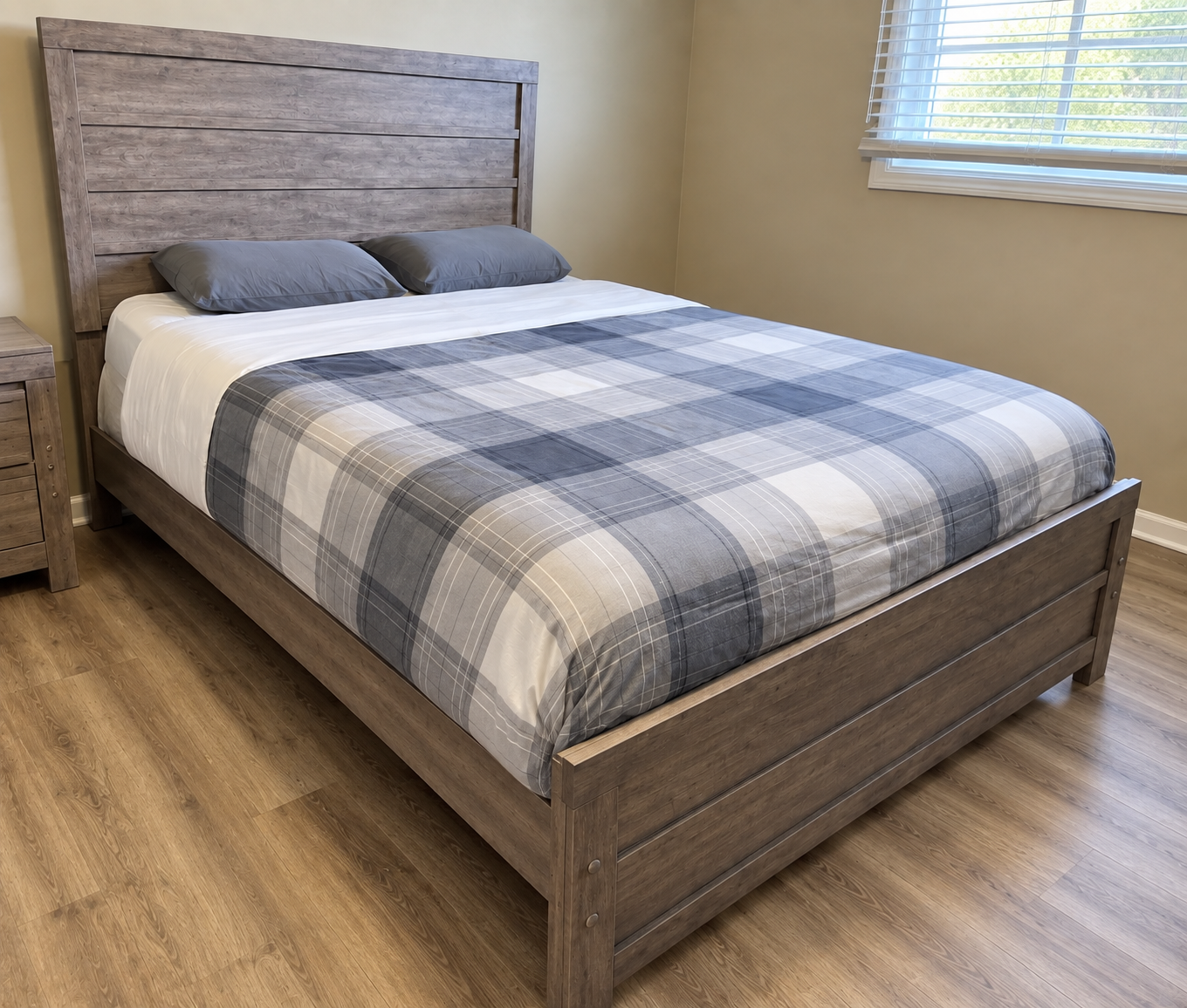 Queen size wooden bed frame - photo 3