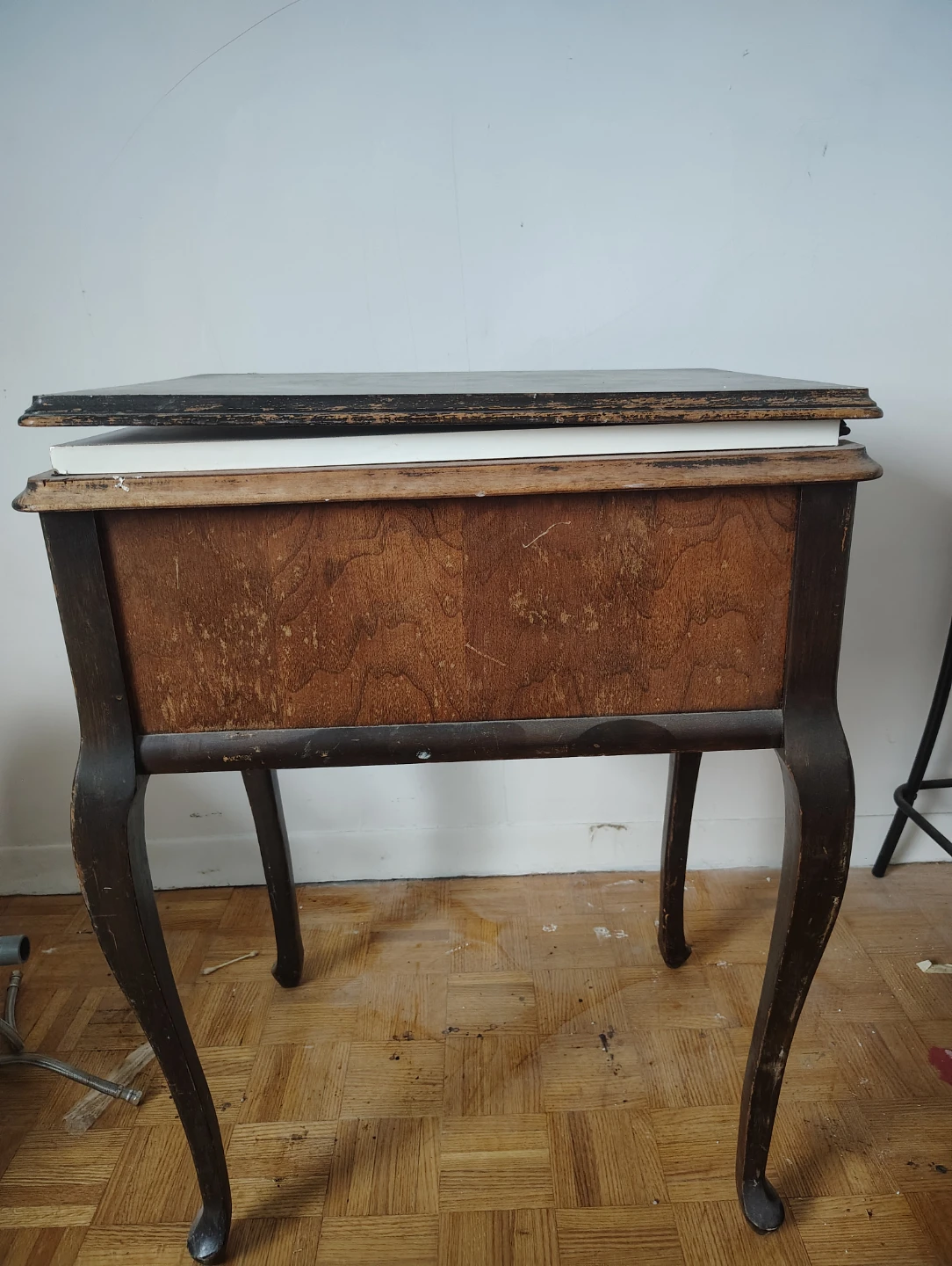 Vintage Wooden Side Table with Flip-Top - photo 5