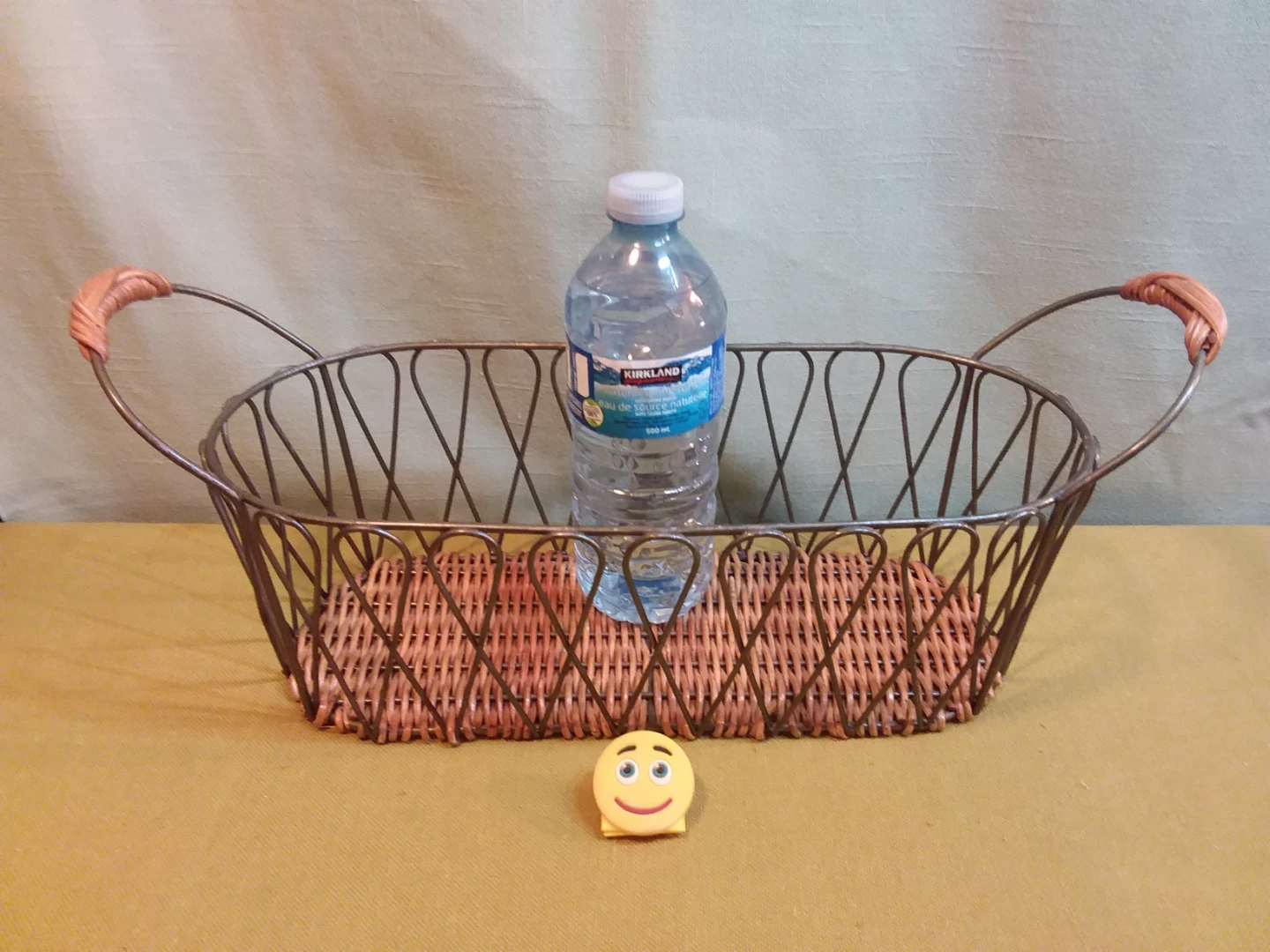 🏈 🧺 Like 🆕 Oval Wire and Wicker Decorative Basket 🧺