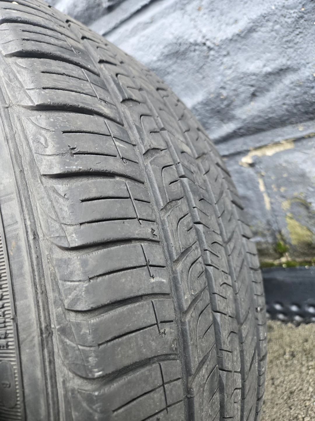 SET OF 4 OEM CHEVROLET ALLOY RIMS + GOODYEAR TIRES - photo 4