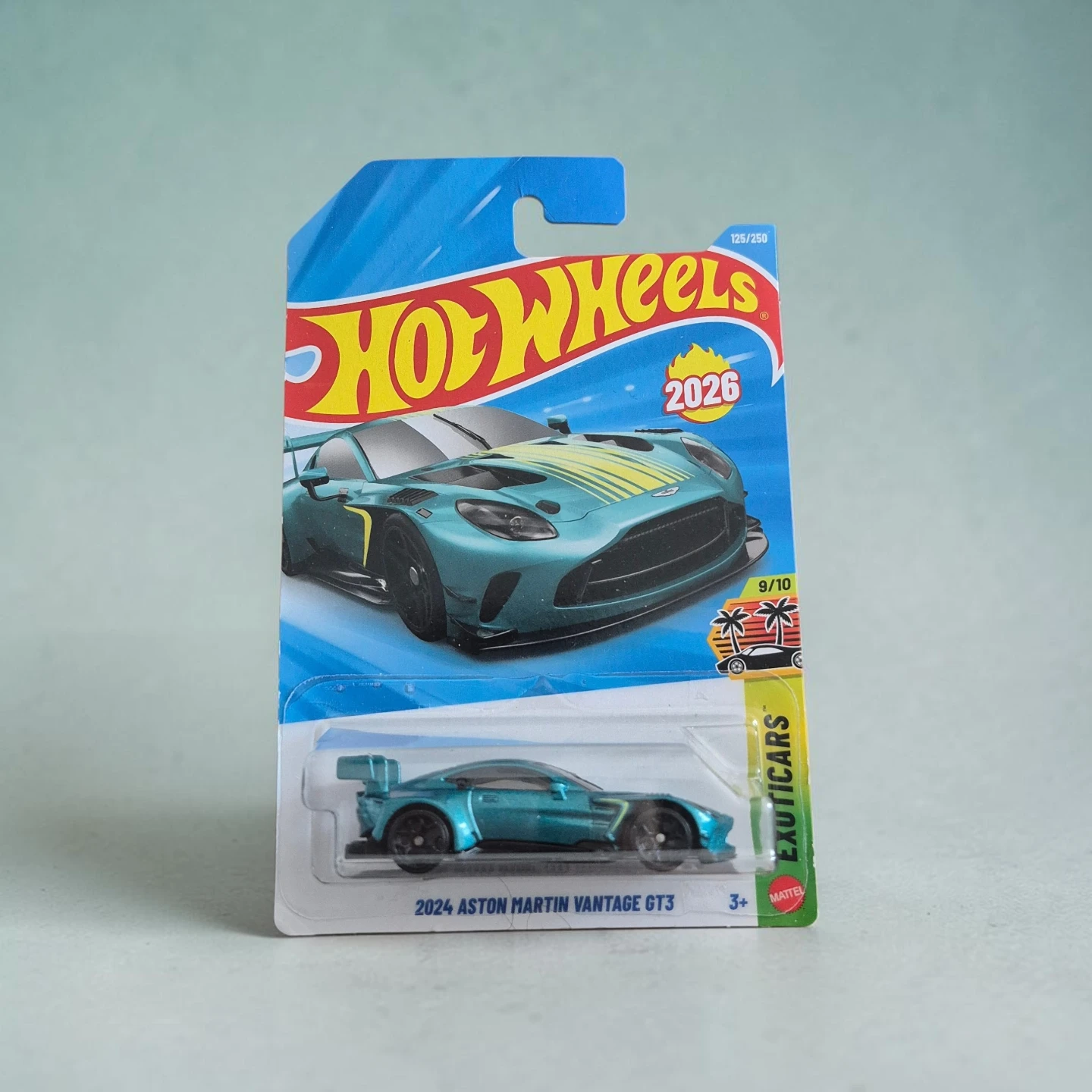 🏈Hot Wheels 2024 Aston Martin Vantage GT3