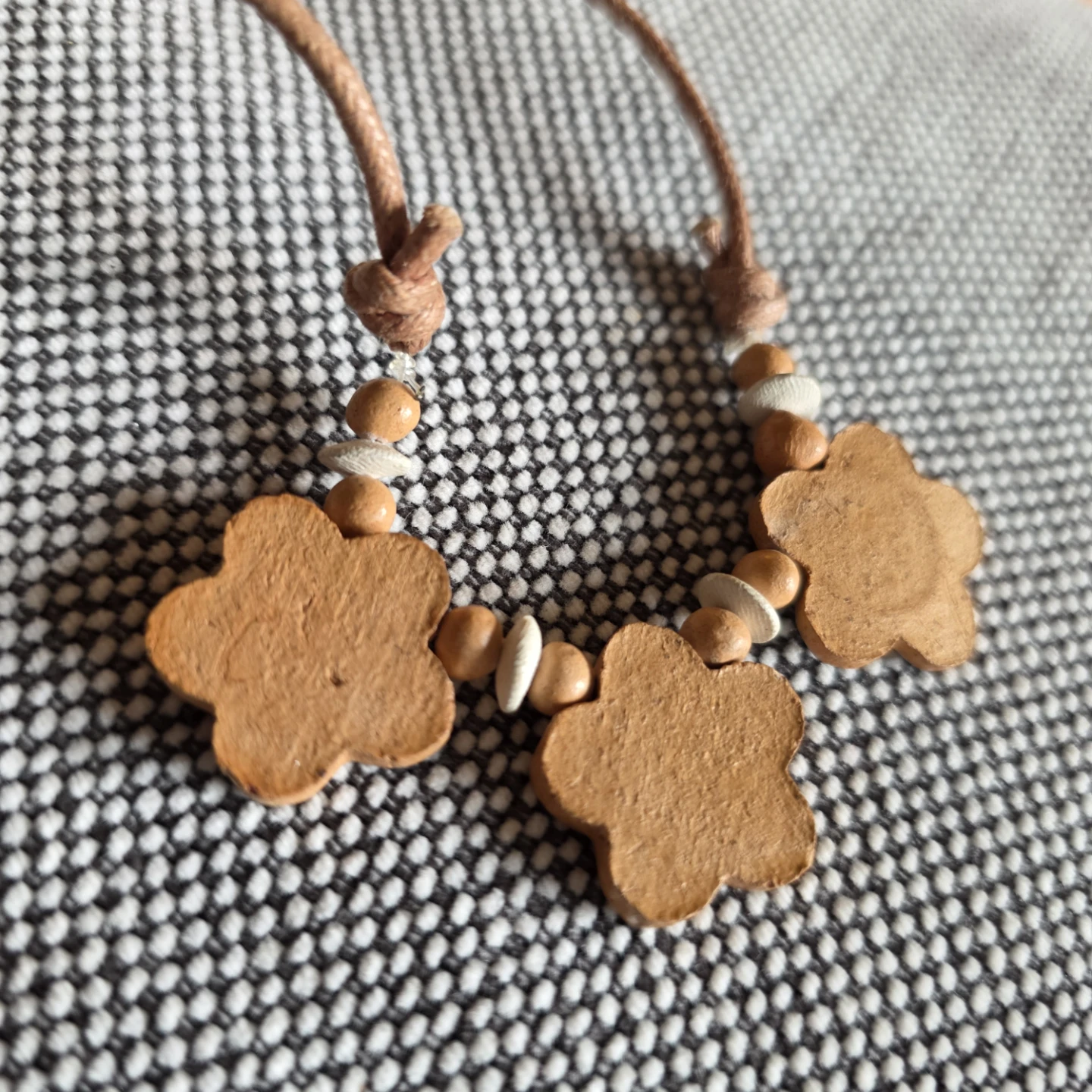 Wood Flower Charm Necklace - photo 3