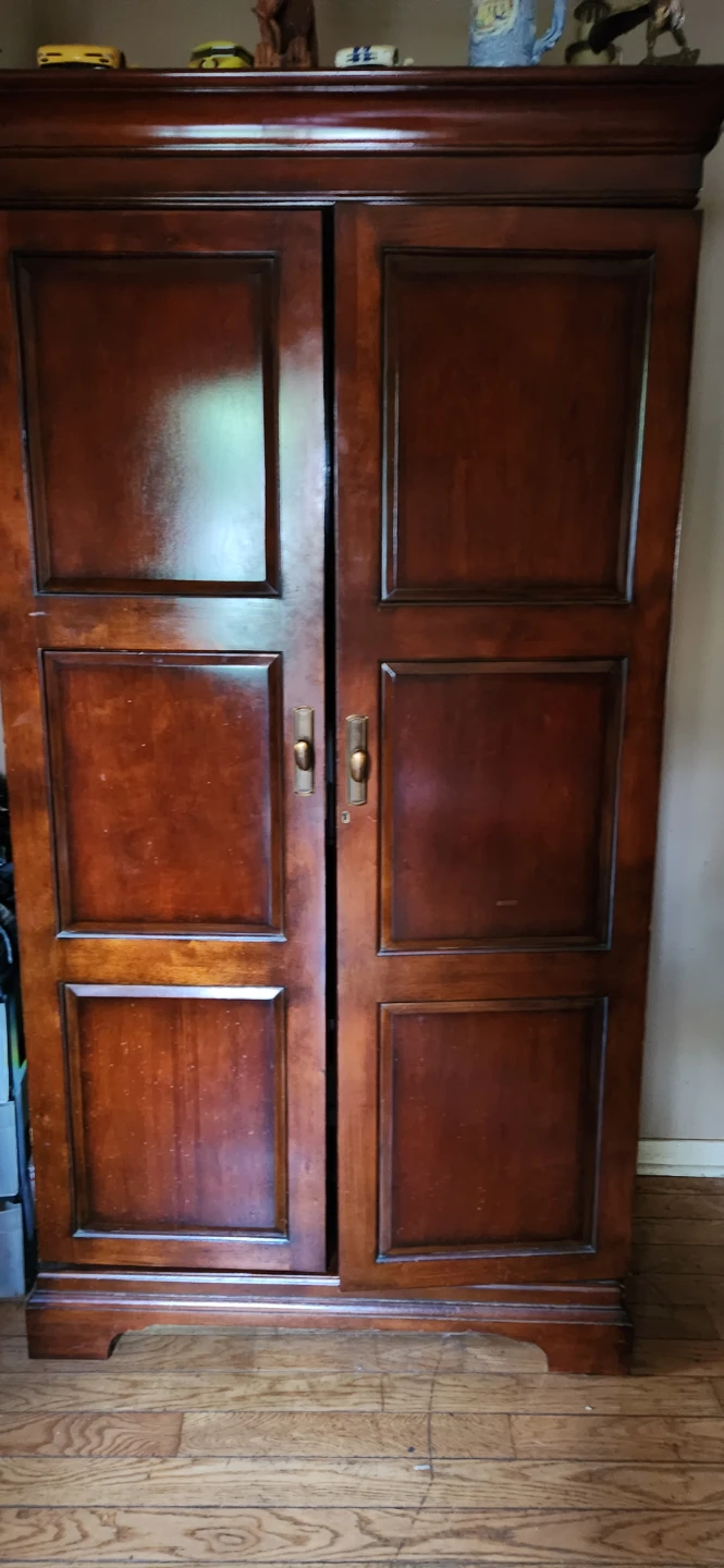 Howard Miller Wine & Spirits Cabinet - photo 2