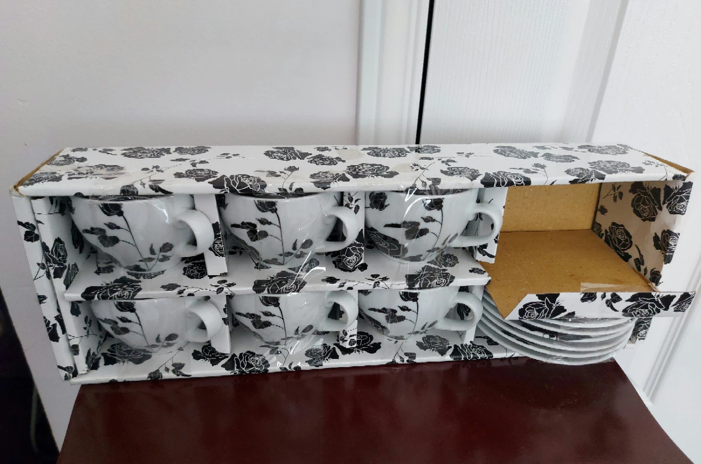 Black and White Floral Teacup Set