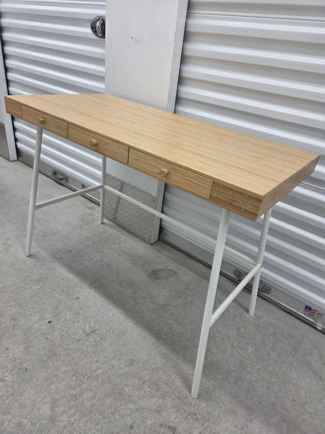 IKEA LILLÅSEN Desk - photo 2