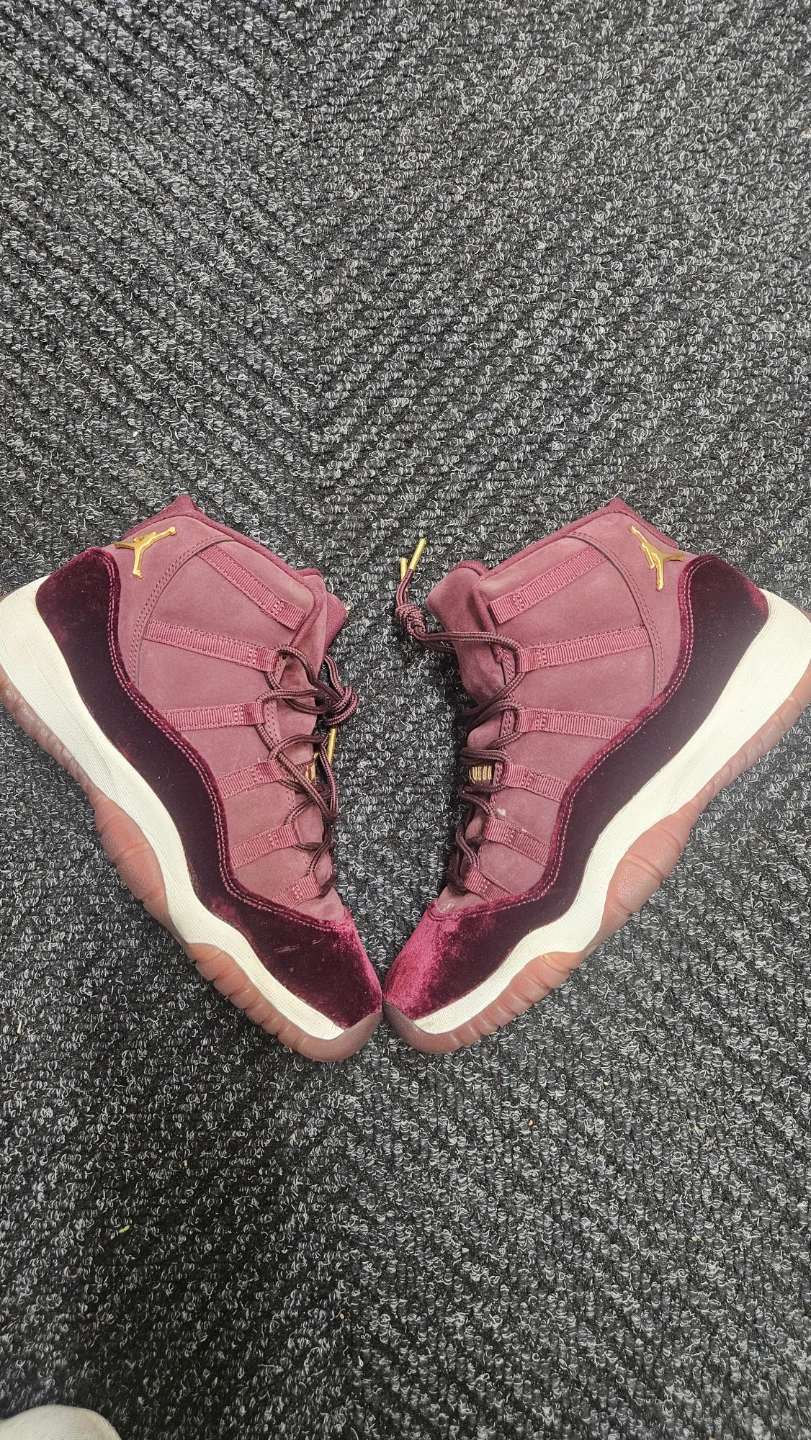 Jordan 11 Retro Heiress Velvet Night Maroon