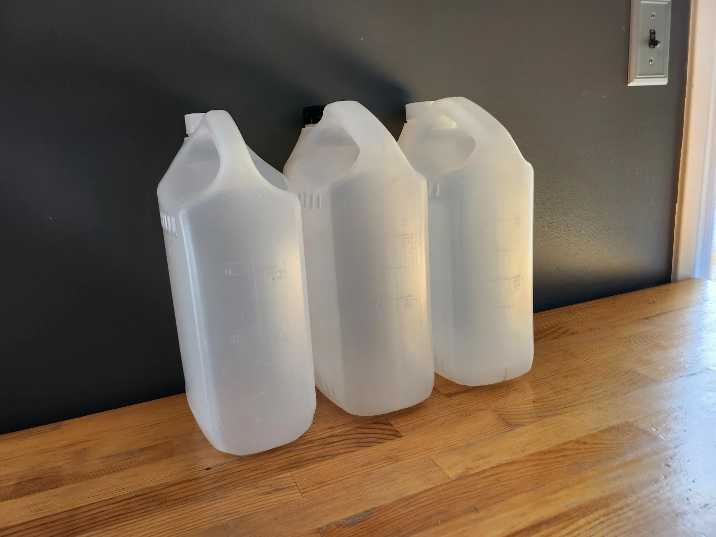 Plastic Easy Side Pour Jugs 4L- (Set of 3) - photo 2