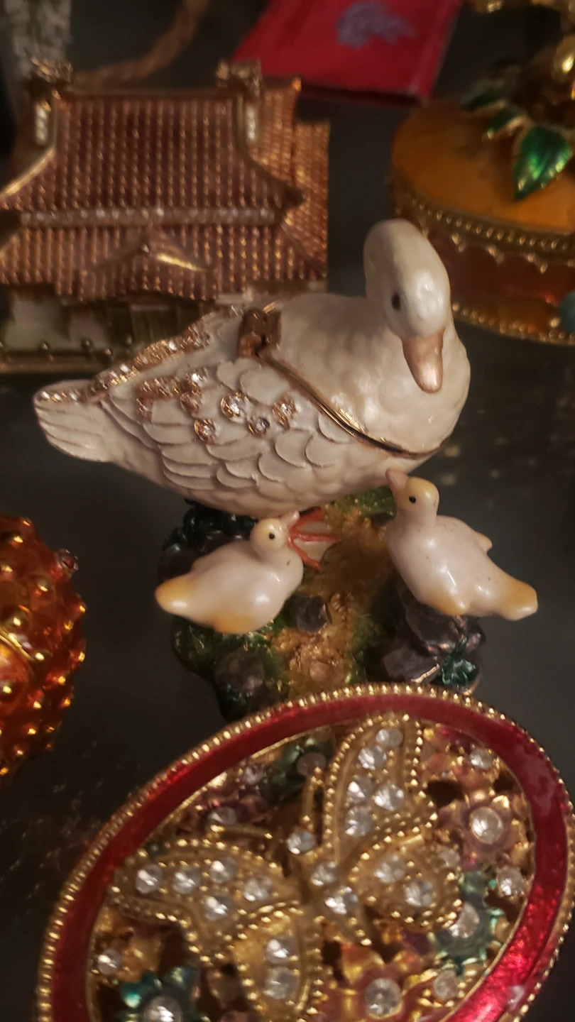 Bejewelled Duck Trinket Box with Ducklings