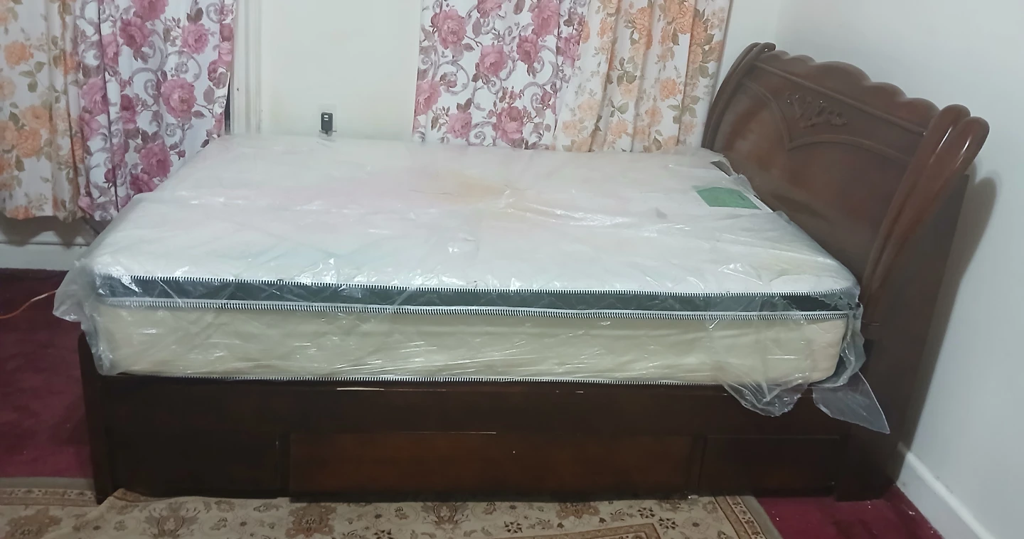 Full size Wooden Bed Frame with Headboard🏈 - photo 2