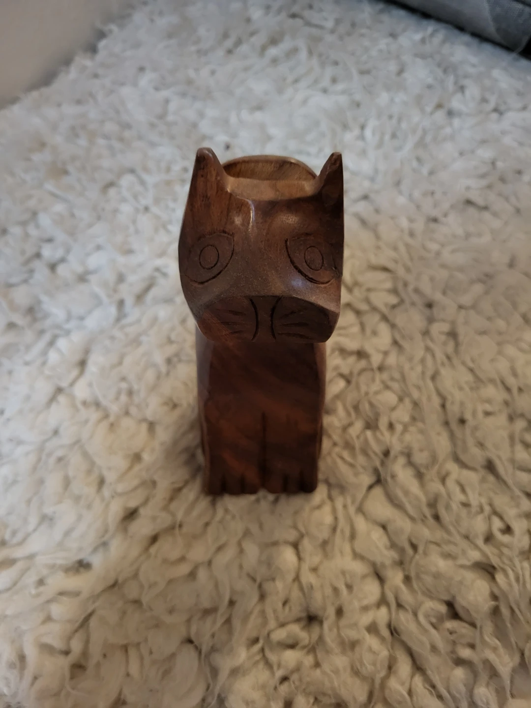 Hand-Carved Wooden Cat Figurine 🏈