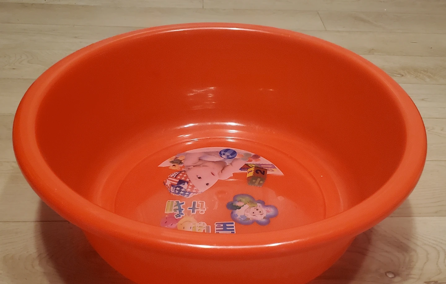 Red Plastic Wash Basin x2 - photo 2
