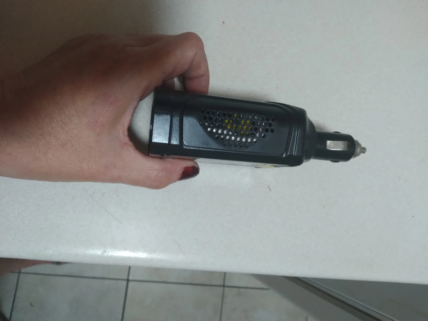 Blue Hive 120W Power Inverter - photo 5