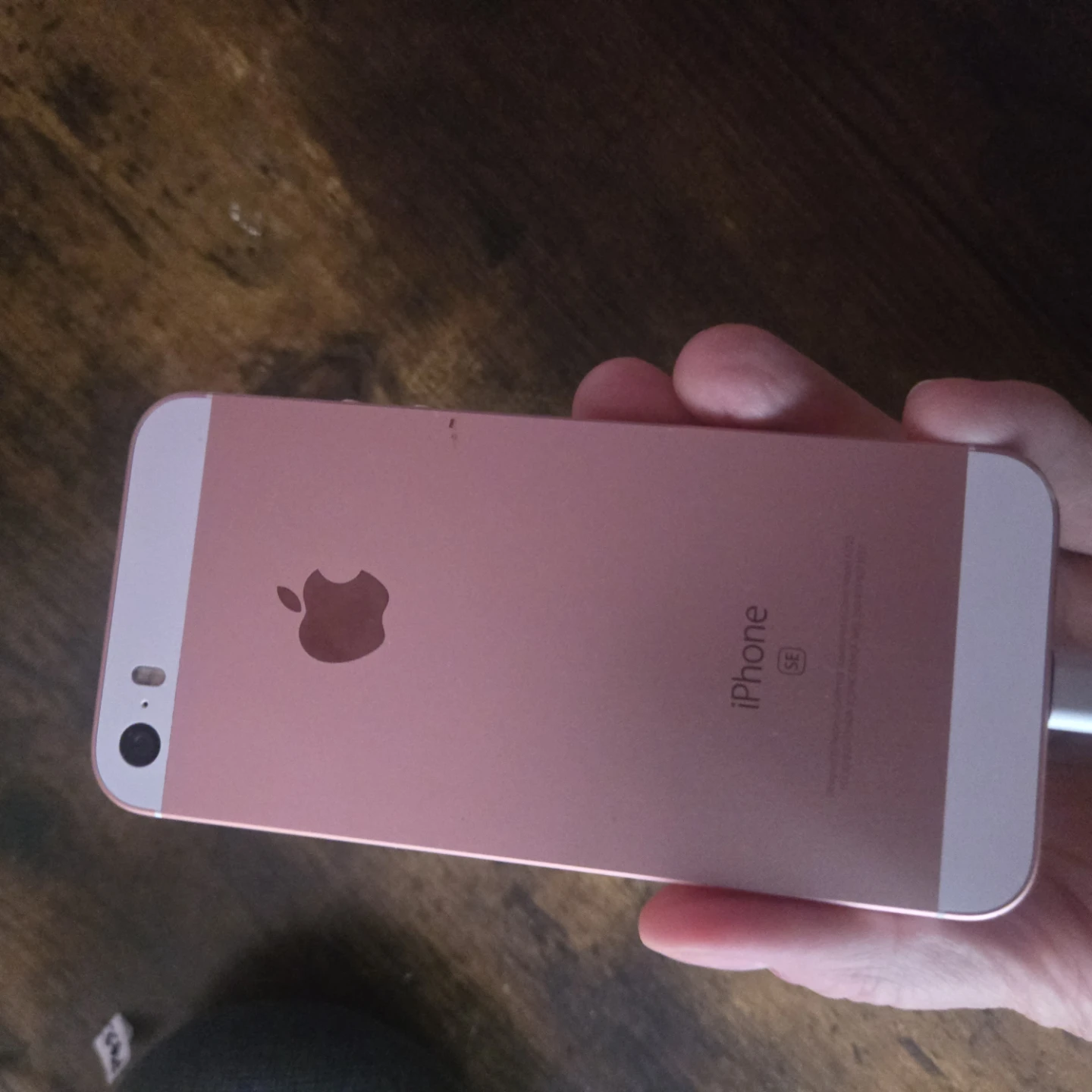Iphone se - photo 2