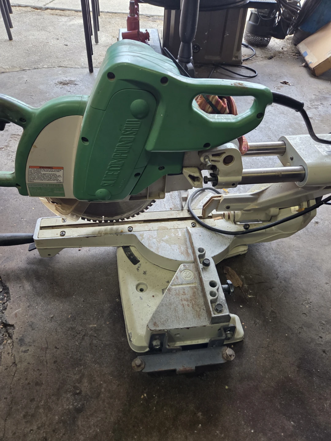 Hitachi C10FSB Slide Compound Miter Saw