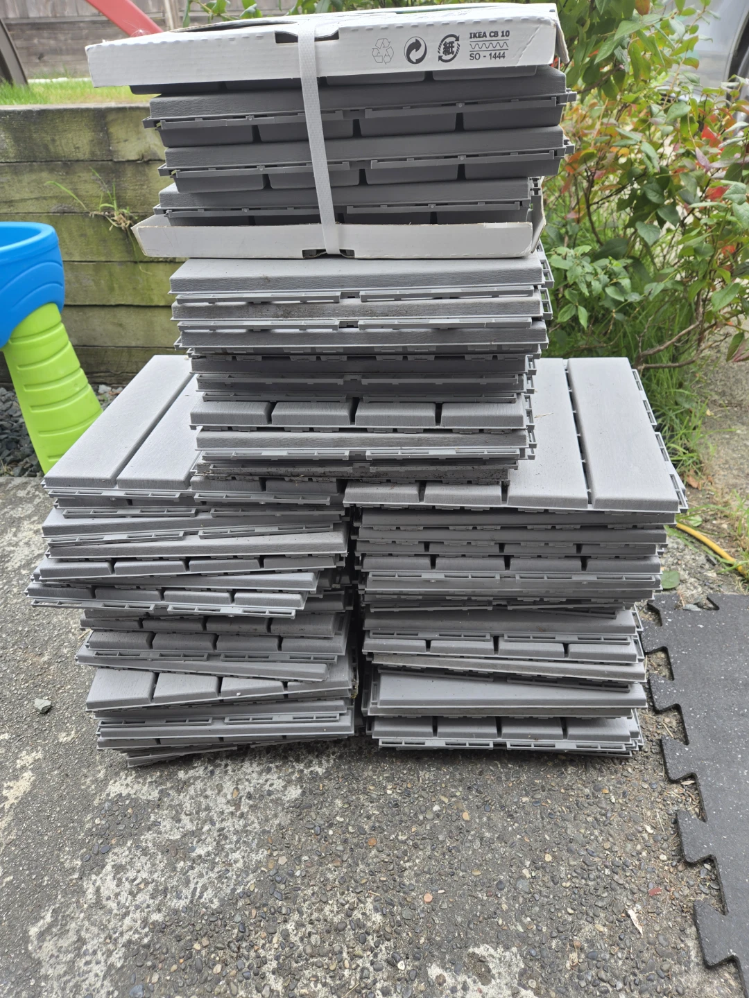 59 Ikea light grey runnen tiles 1ft x 1ft - photo 2