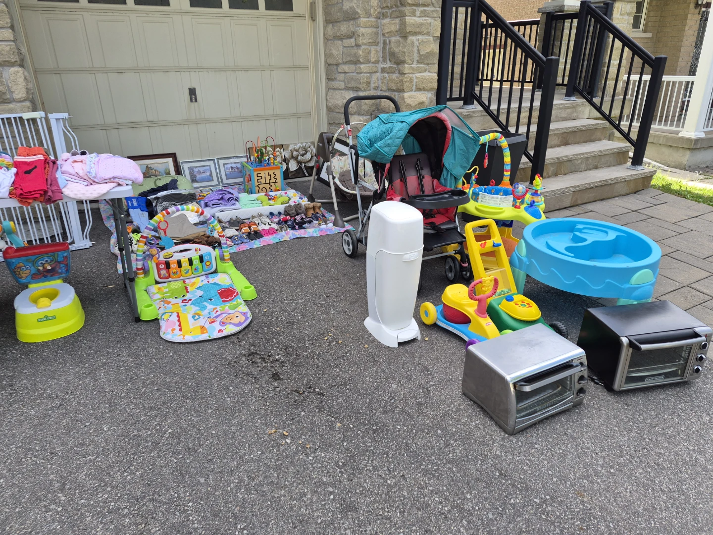 garage sale! - photo 2