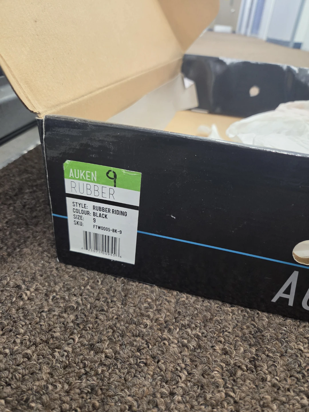 AUKEN size 9 Women's Boots