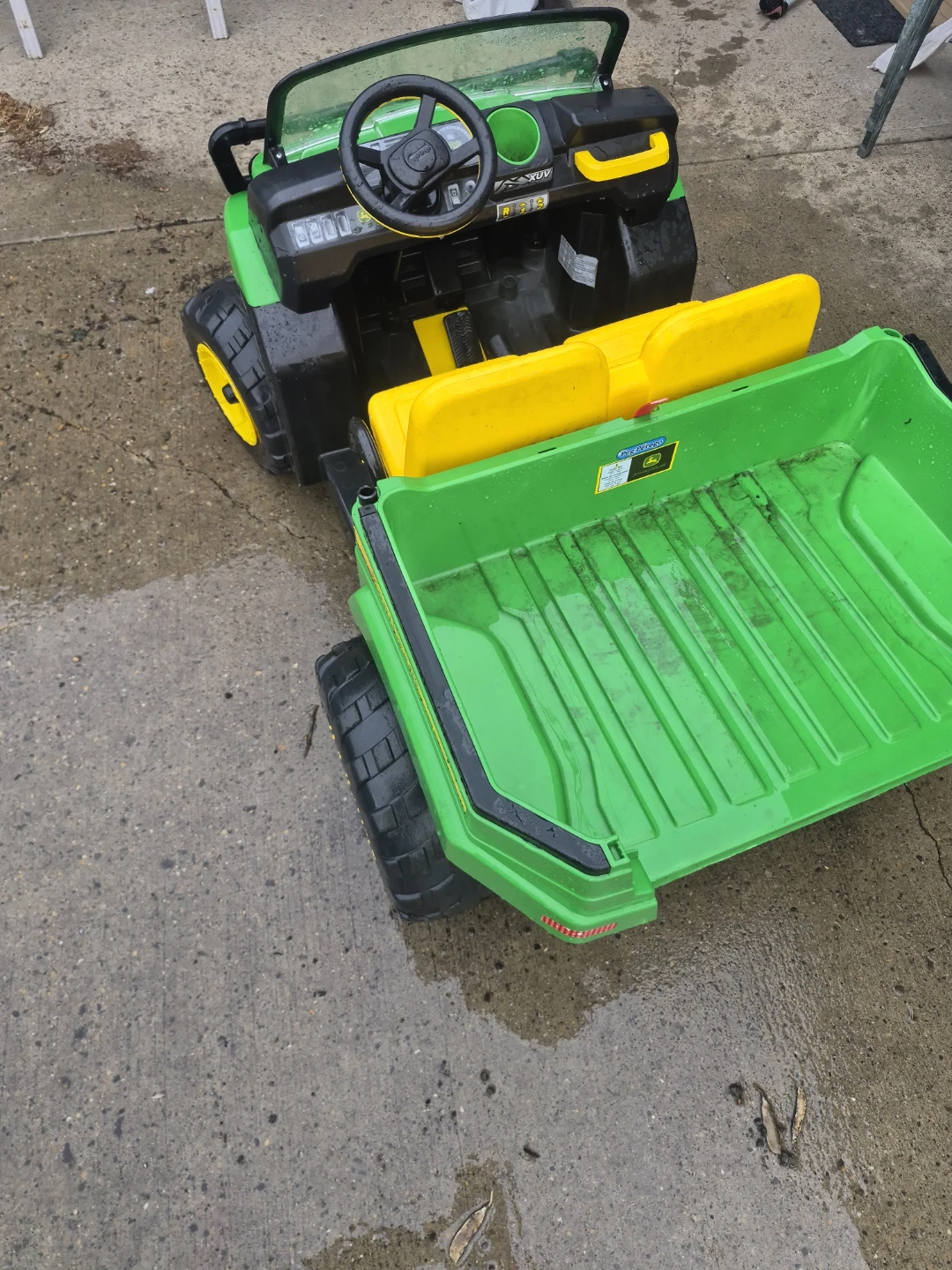 John Deere Ride-On Gator with Trailer - photo 2