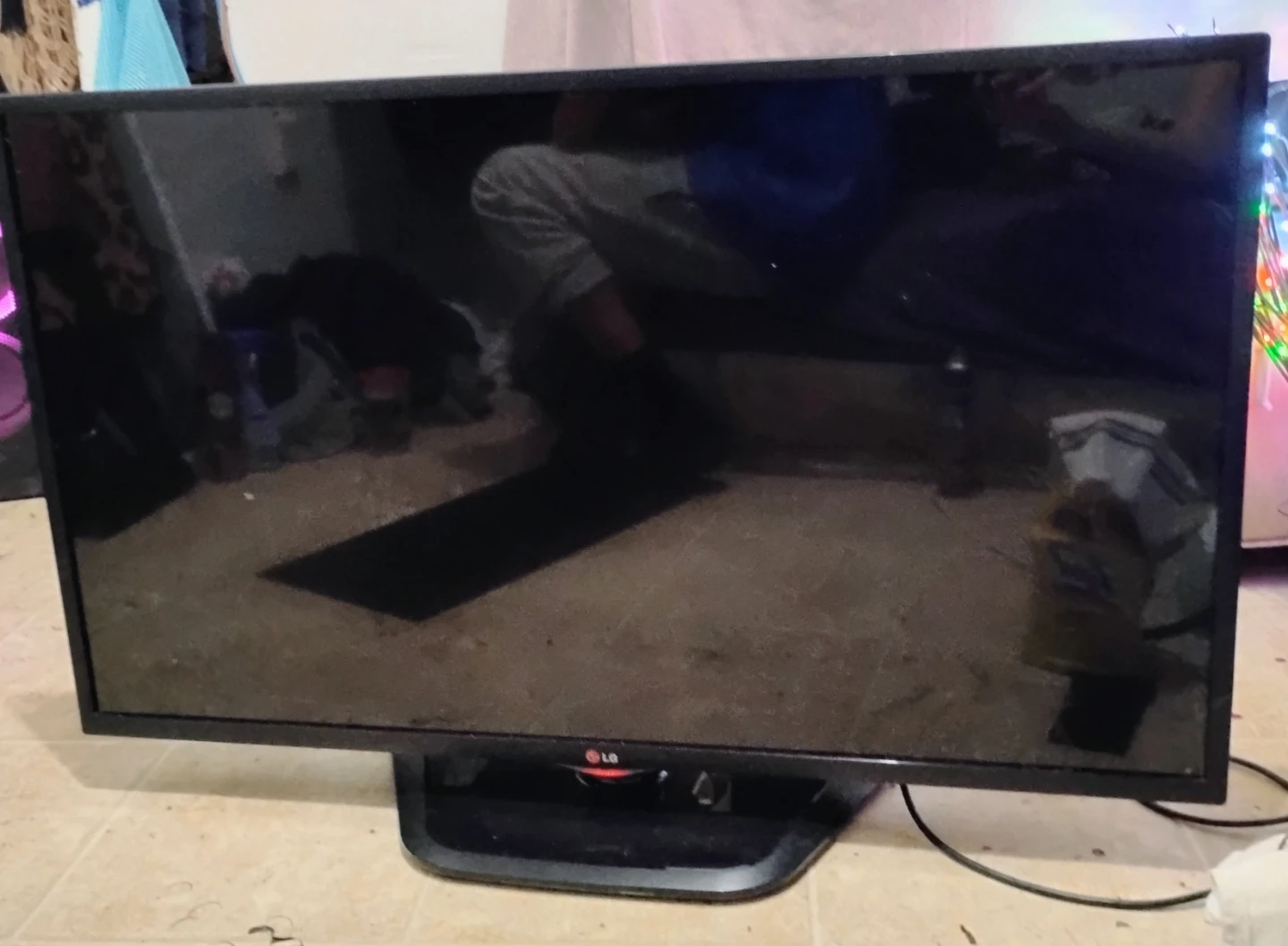 LG 42-inch Smart LED TV no remote $80