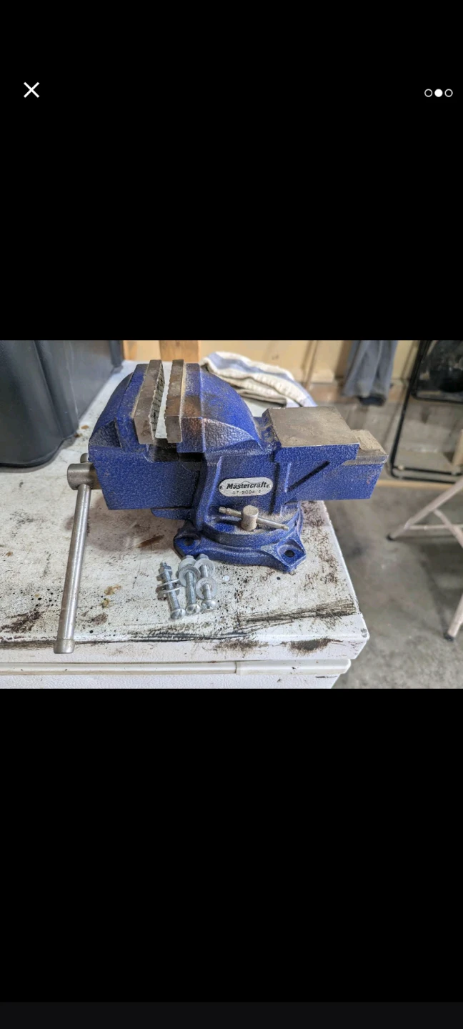 Mastercraft 4-inch Vise with Swivel Base