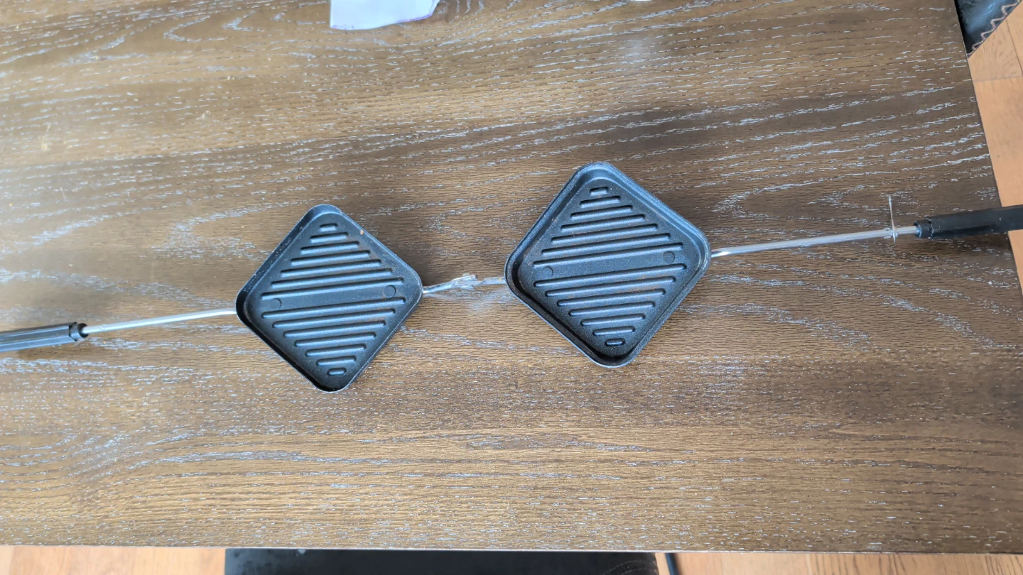 Cast iron sandwich cooker - photo 2