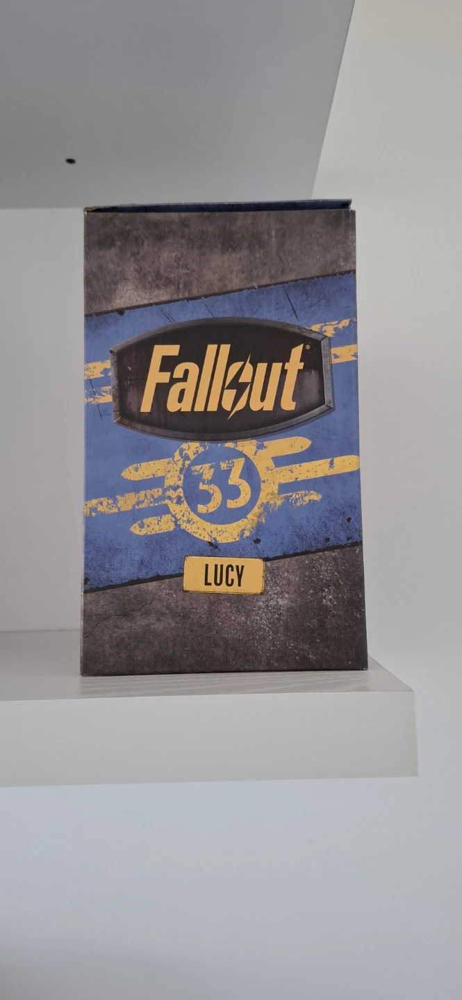 FALLOUT LUCY STATUE - photo 2