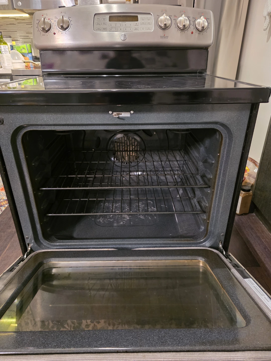 GE 30” Stainless Steel Electric Range - photo 4