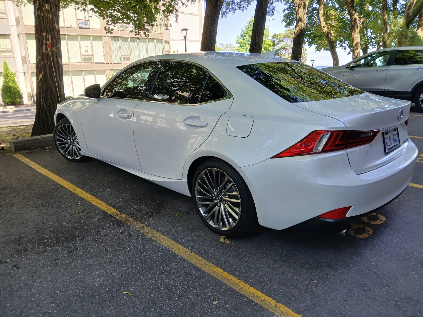 White Lexus IS 250 AWD - photo 3
