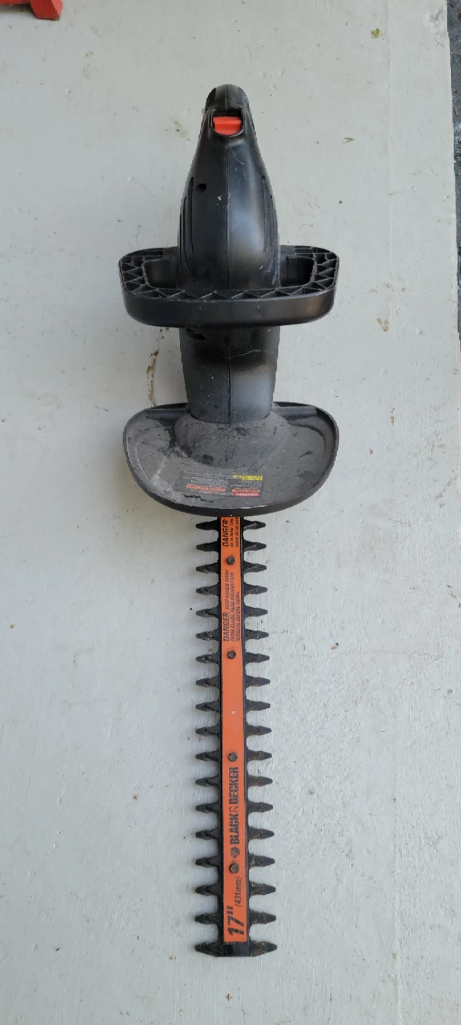 TOOLS: B&D Hedge Trimmers 17" & 18", Circular saws-$20 each - photo 2