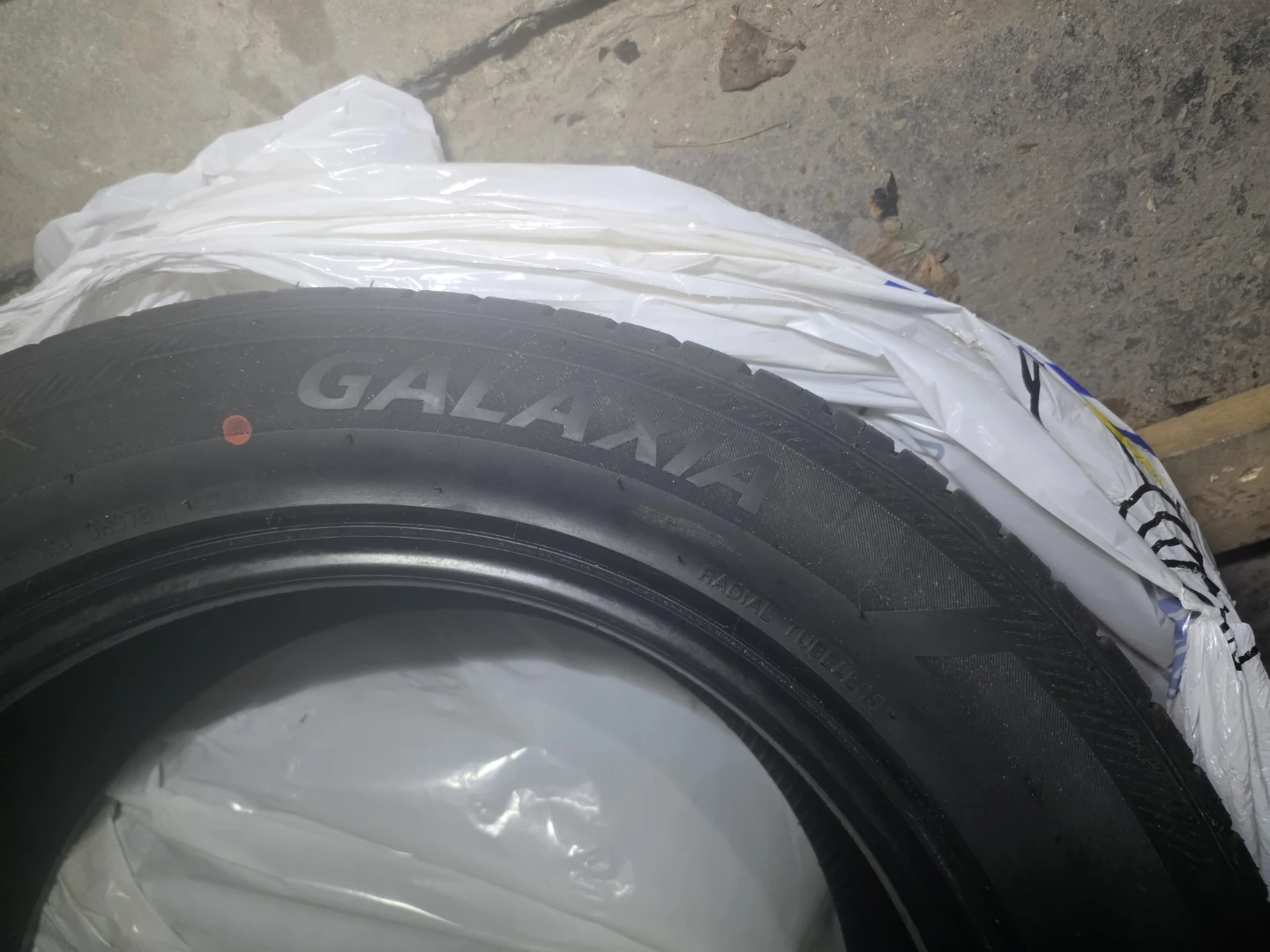 Galaxia SL677 265/55R19 Tires - photo 3