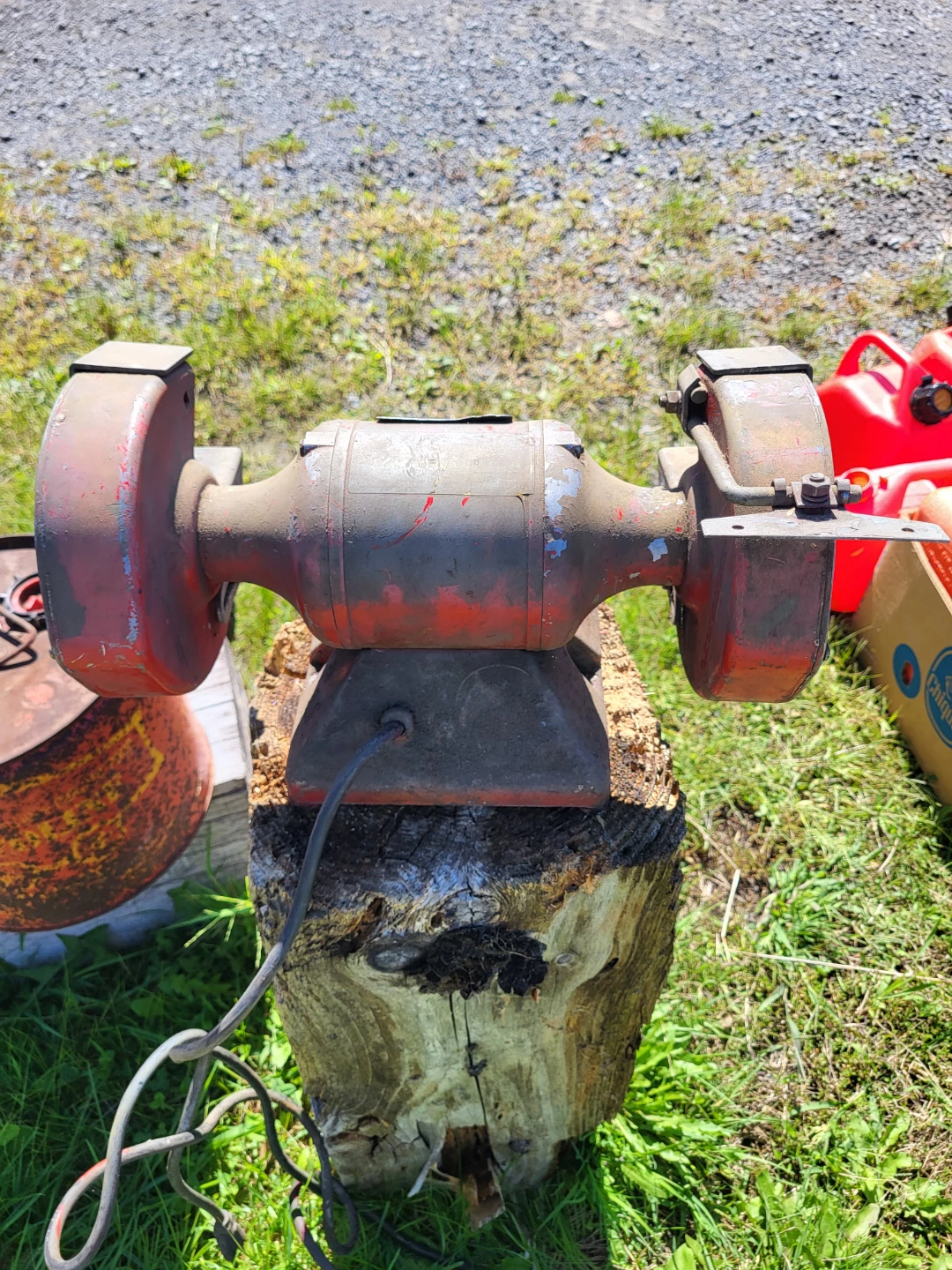 Uniqool 1/3 HP Bench Grinder - photo 3