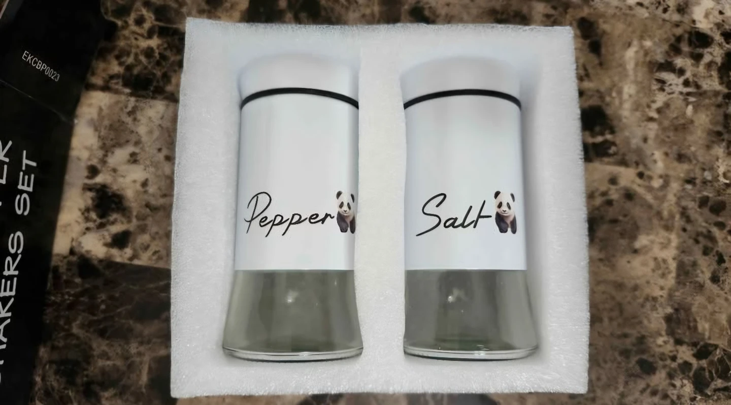 Salt and Pepper Shakers with Panda Design - photo 2