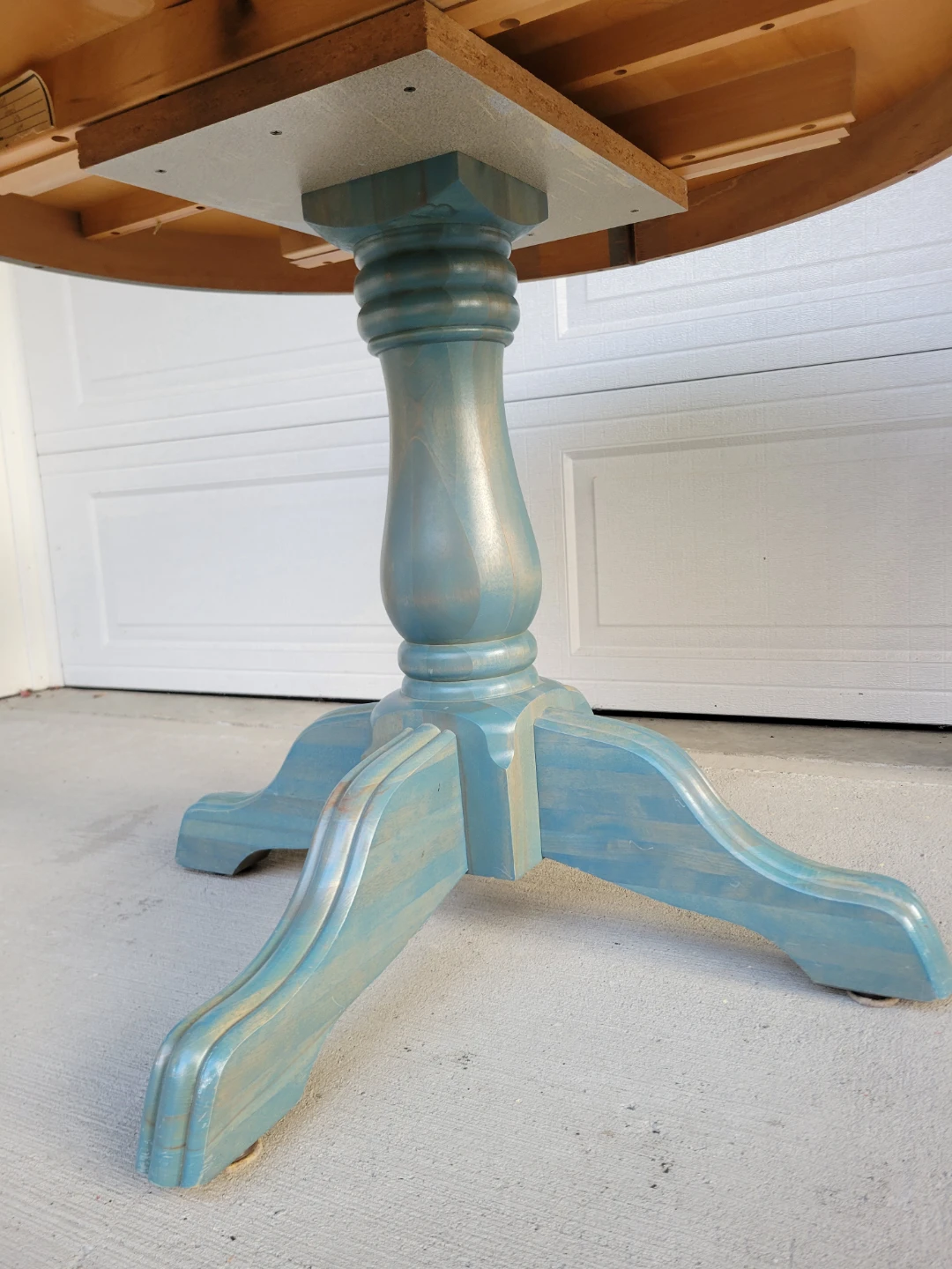 Vintage Round Pedestal Dining Table. With Leaves. Turquoise/Wood - photo 3