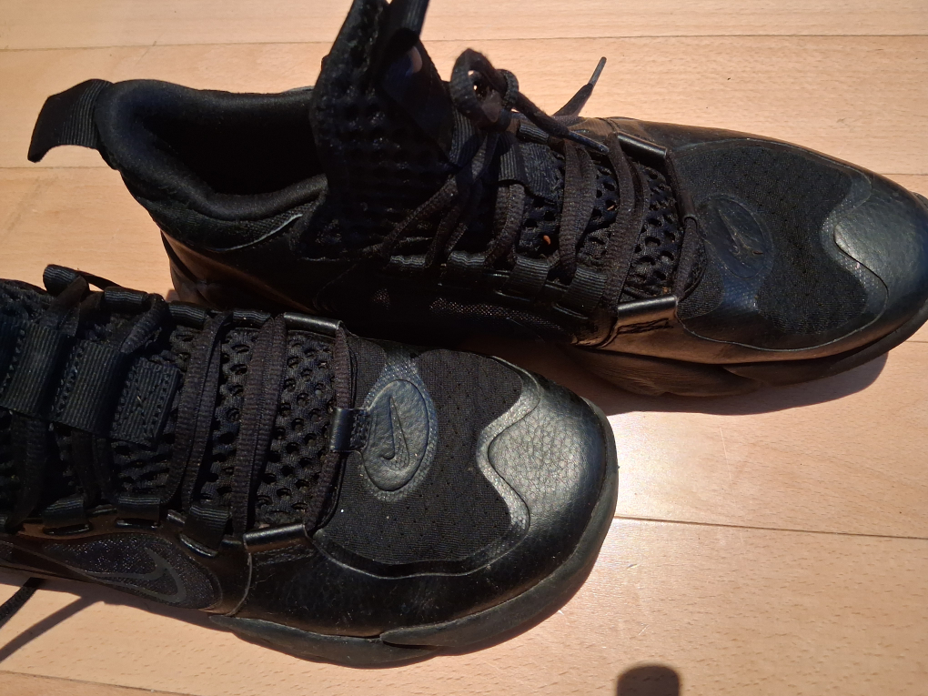Nike Air Max sneakers in black - photo 3