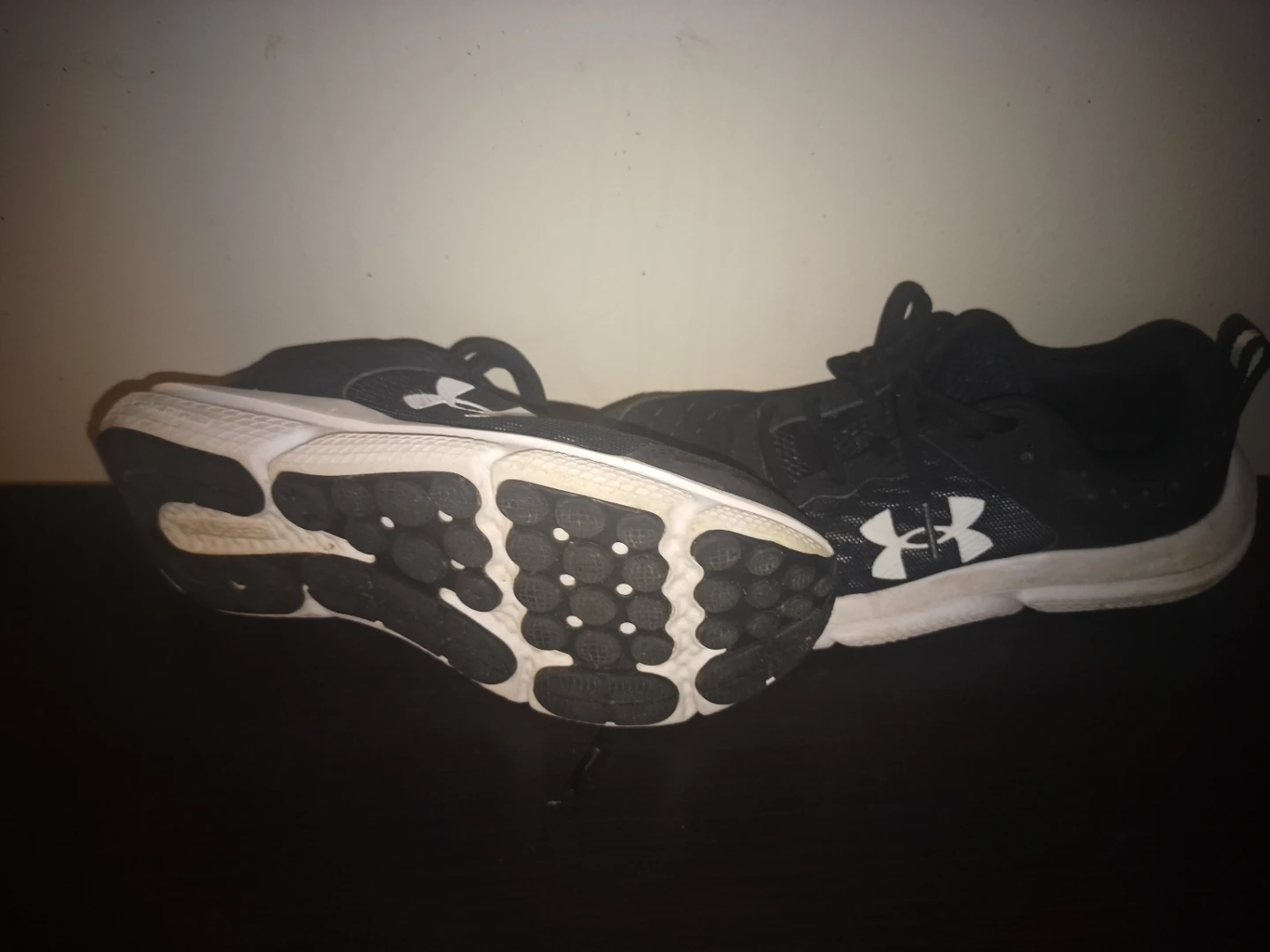 Under Armour Black Athletic Shoes Size 6Y - photo 2