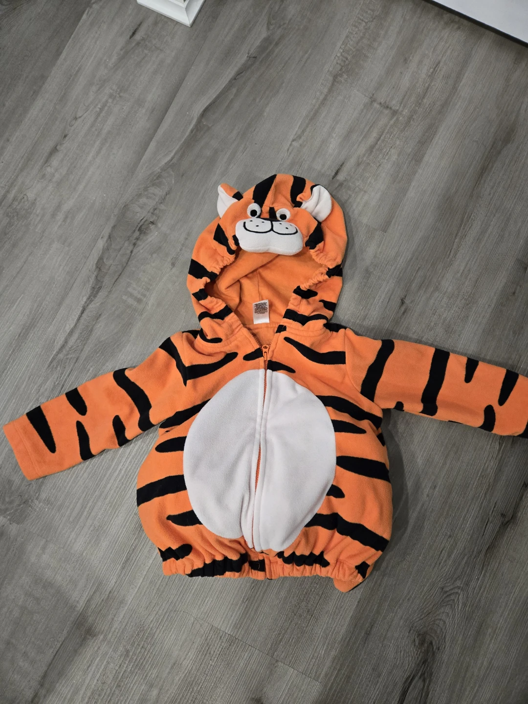 Tiger costume 24m
