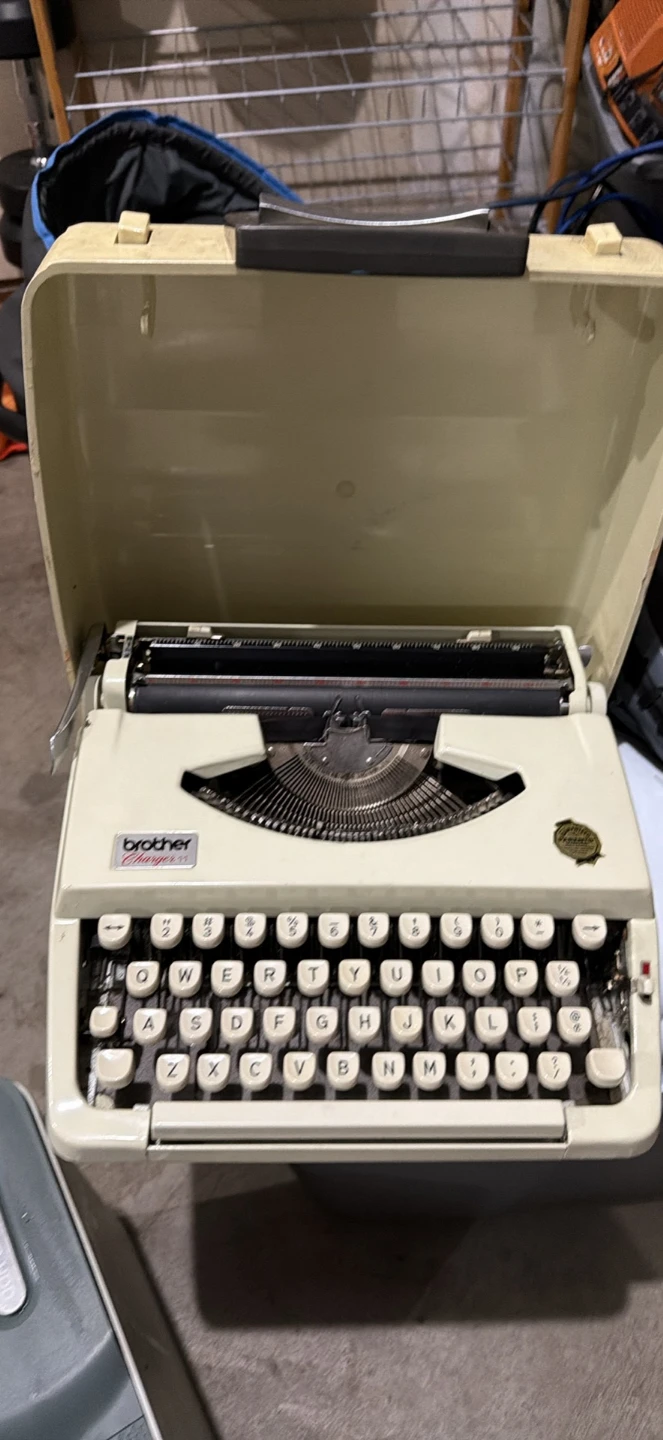 Brother Charger 11 Typewriter