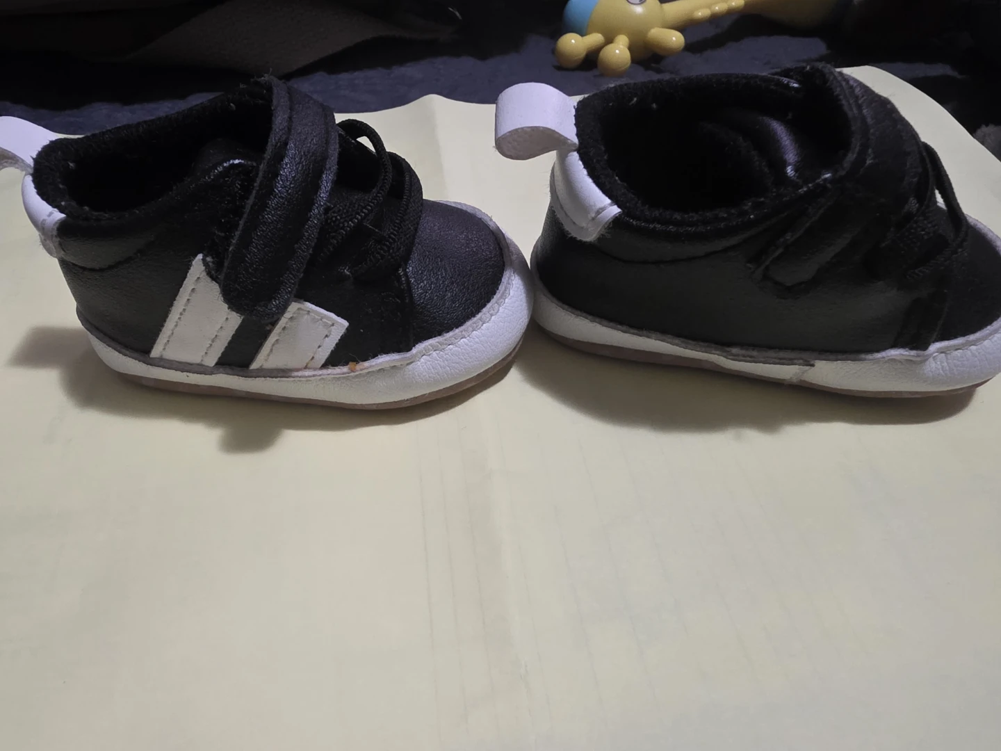 Baby black and white shoes - photo 2