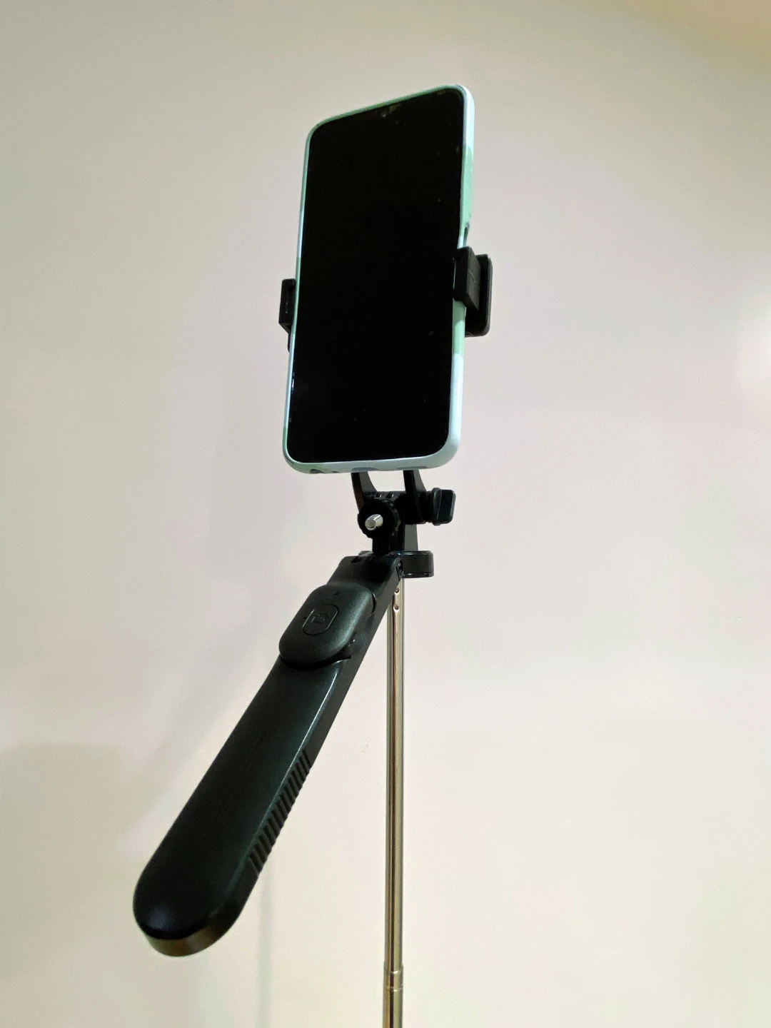 Guaranteed Stable F16 Tripod, 360° Rotating Selfie Stick , - photo 5