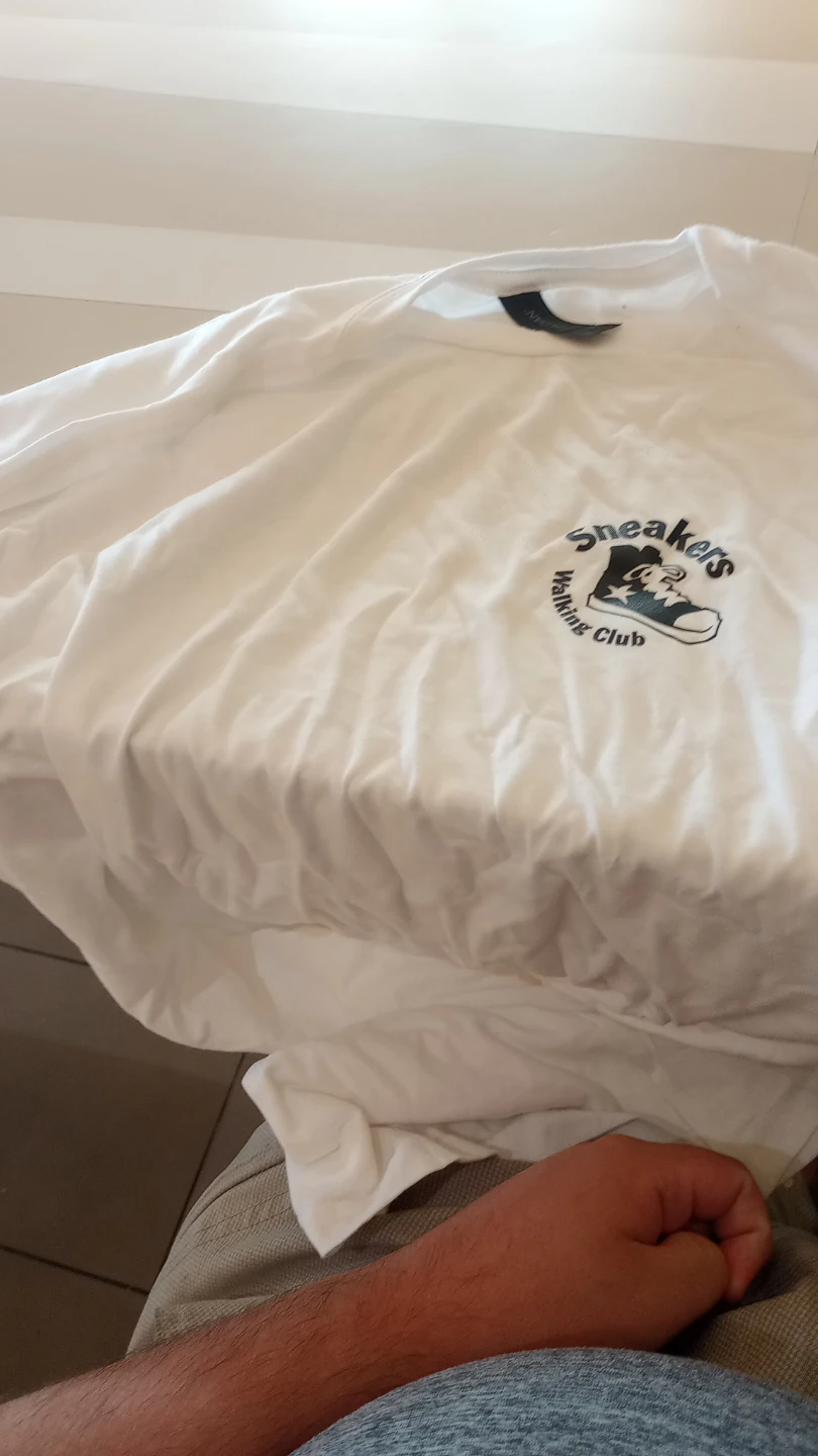 Gildan Sneakers Walking Club White T-Shirt - photo 2