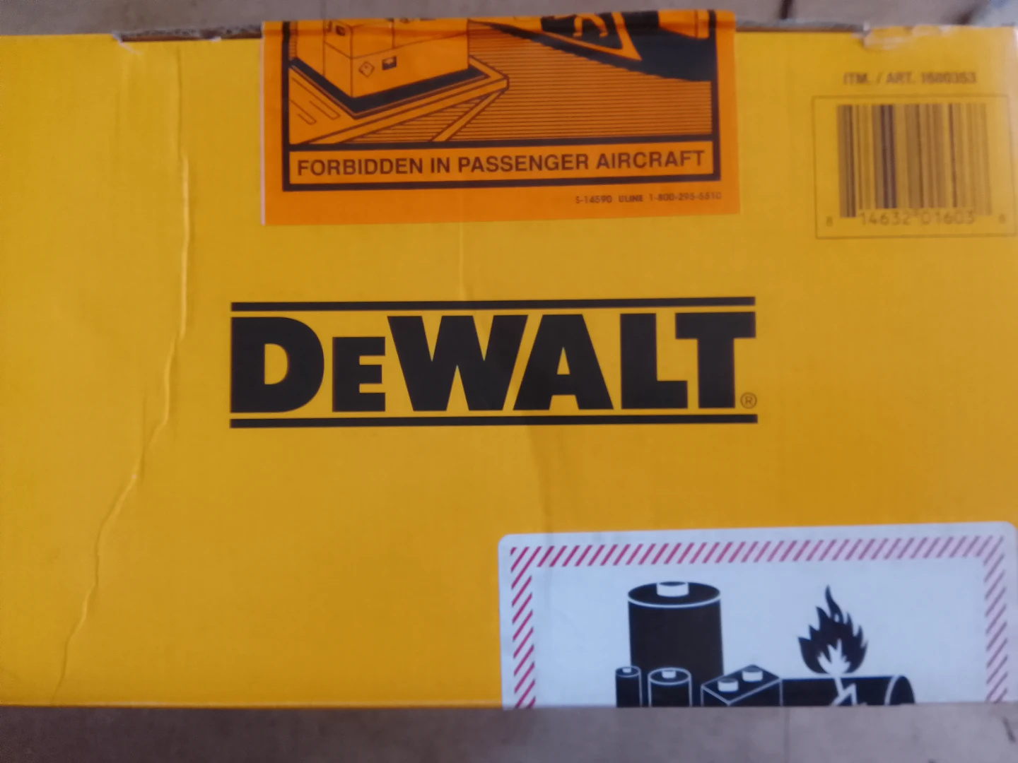 DEWALT 2000A Lithium Jump Starter & Air Compressor - photo 5