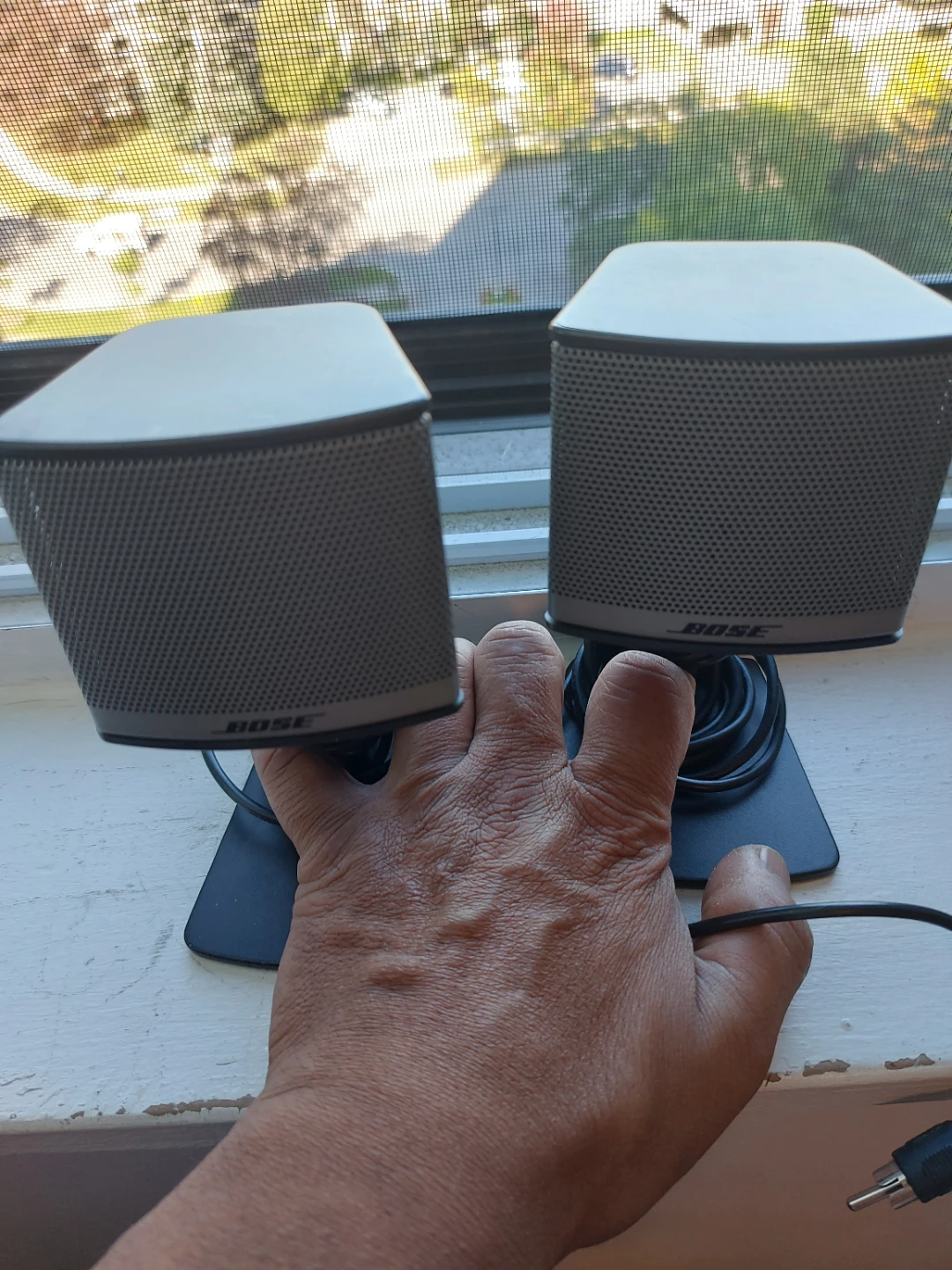 Bose satellite speakers - photo 2