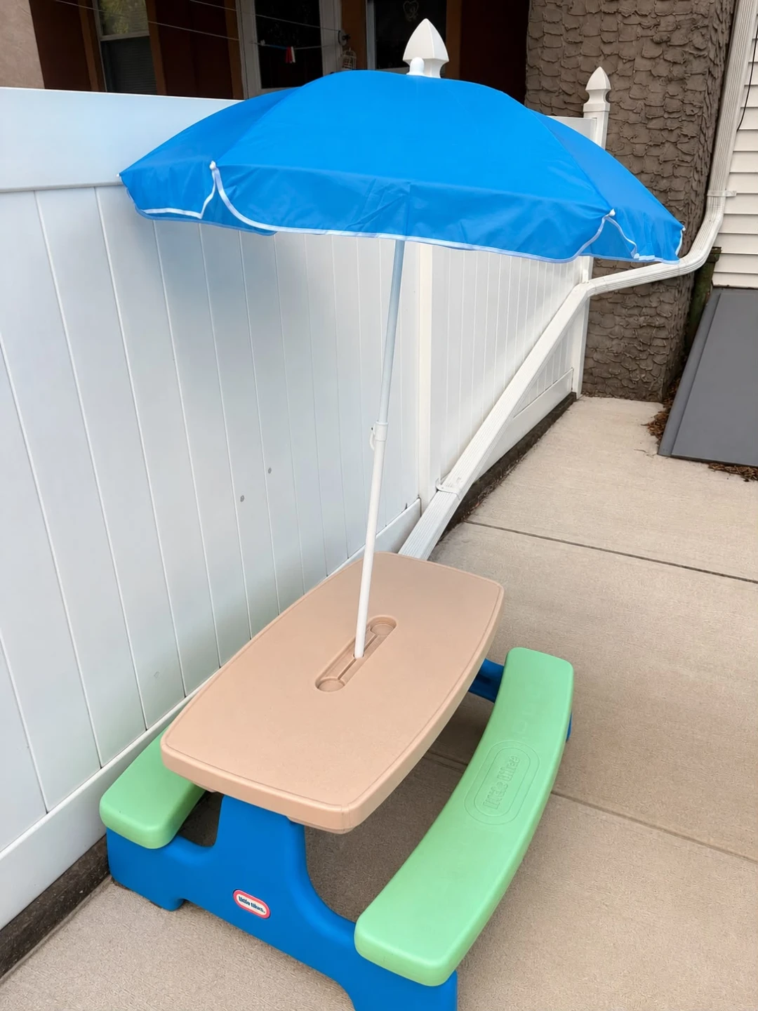 Little Tikes  Kids Picnic Table with Umbrella - photo 3