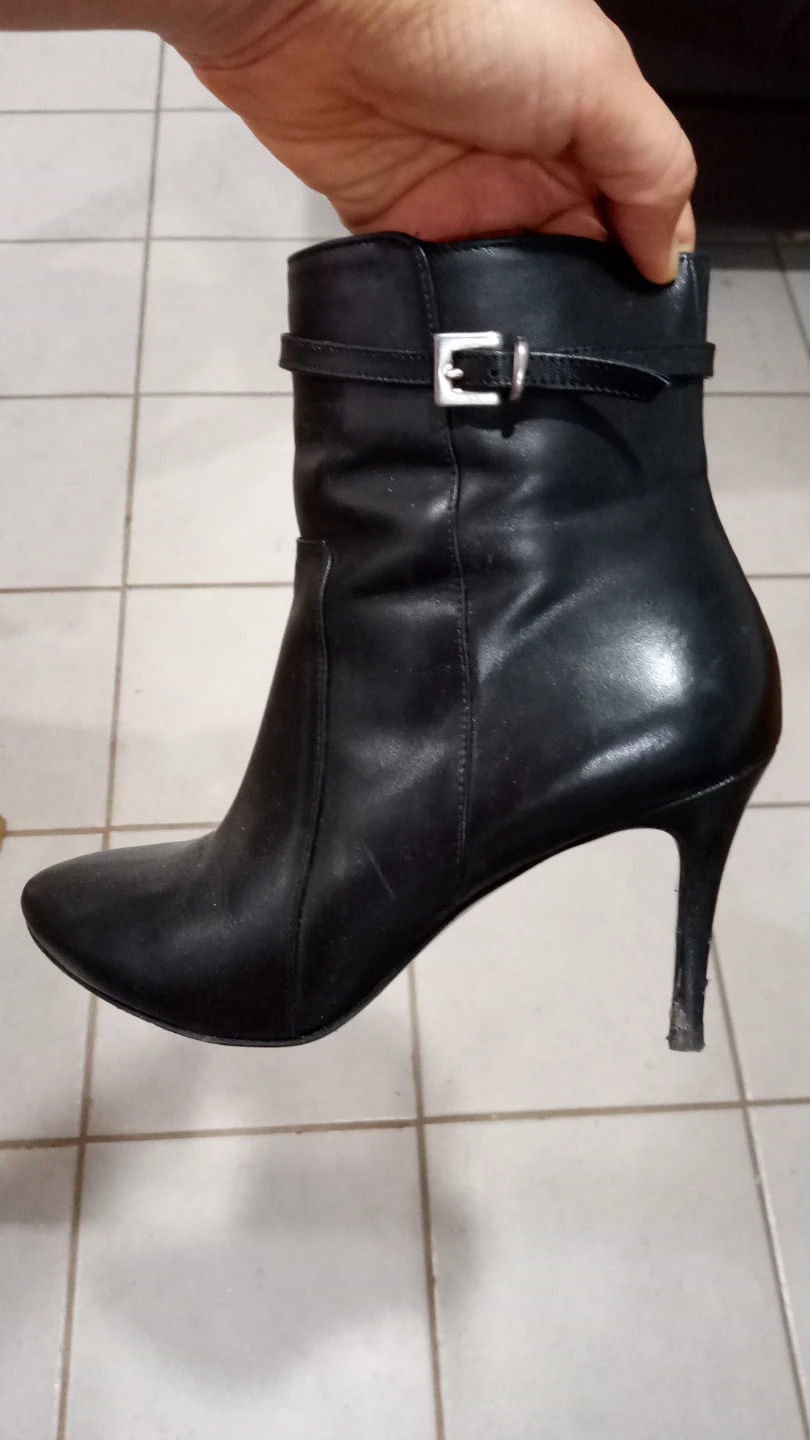 🏈Charles David black leather stiletto boots