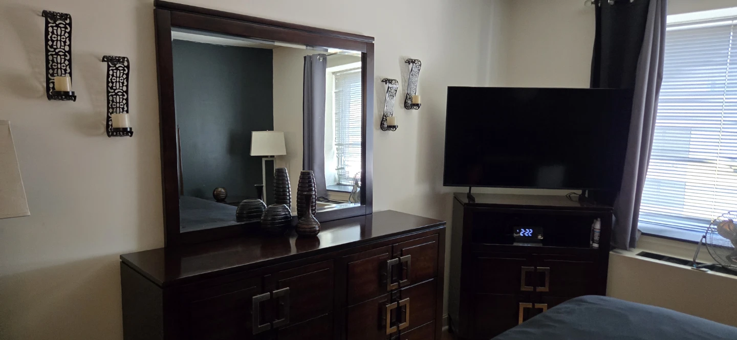 Dark Wood Bedroom Furniture Set - photo 2