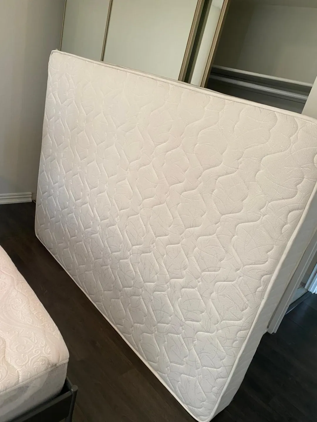Modern Mattress