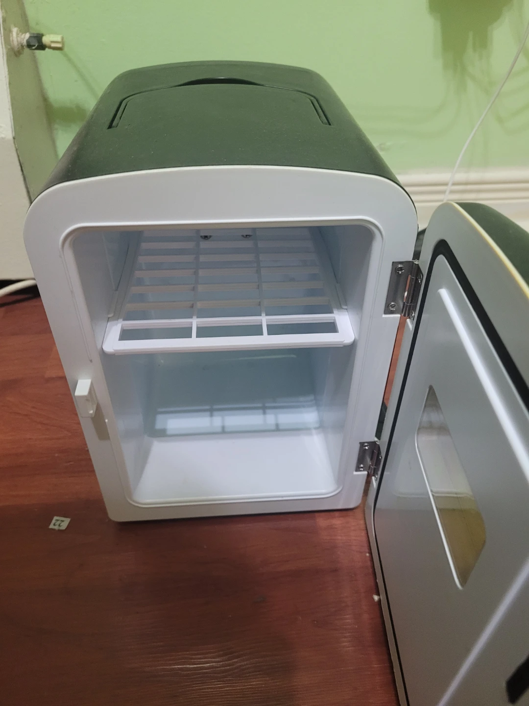 Igloo Mini Fridge - photo 2