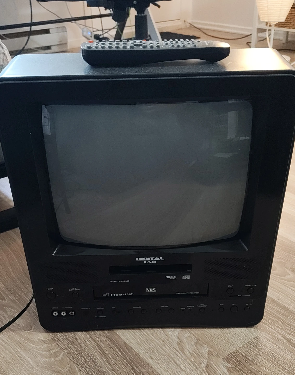 13" CRT TV with VCR/DVD combo (for repair)