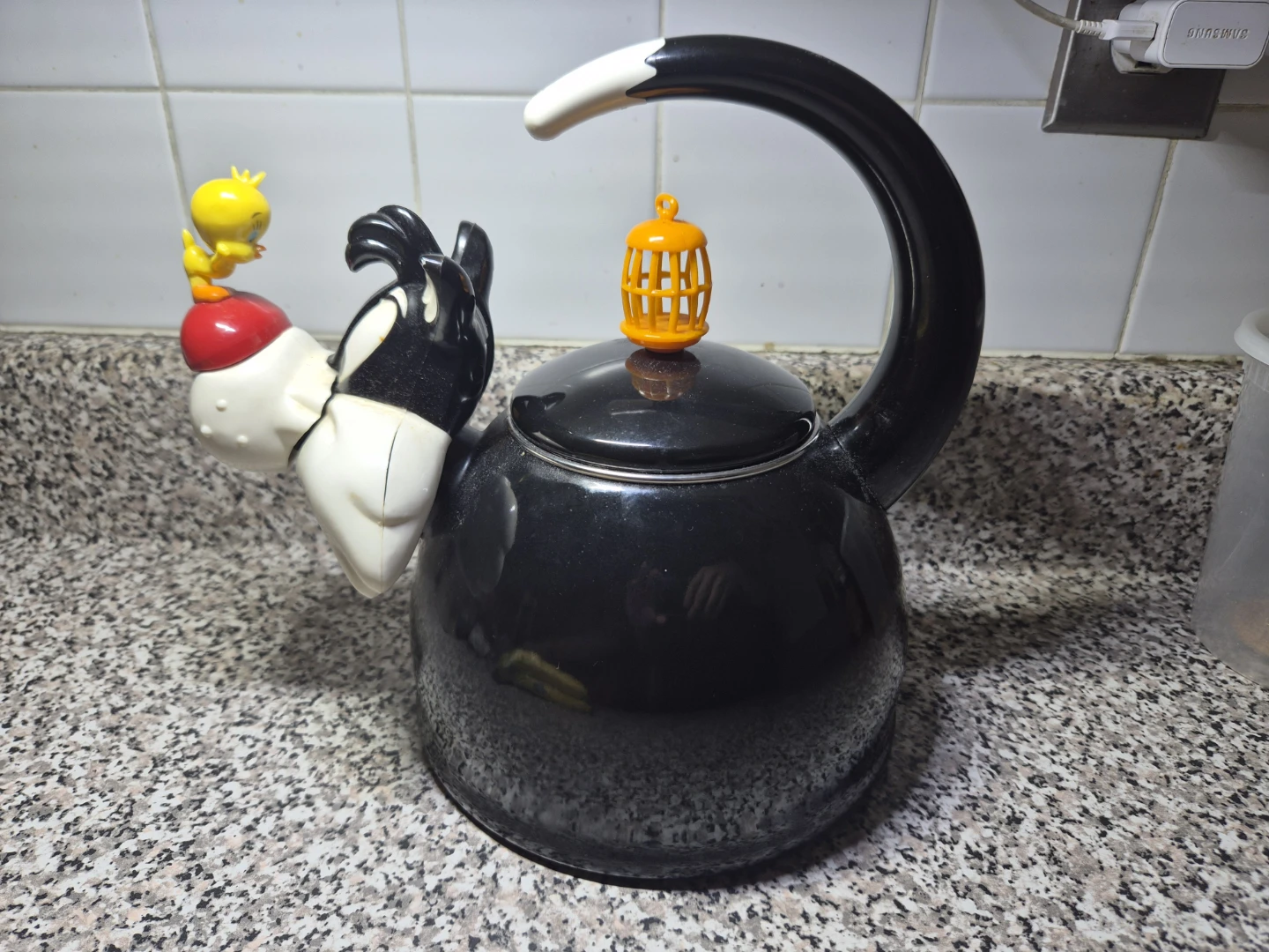 Looney Tunes Sylvester & Tweety Kettle - photo 3